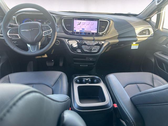 Photo of 2026 Pw7 Chrysler Pacifica