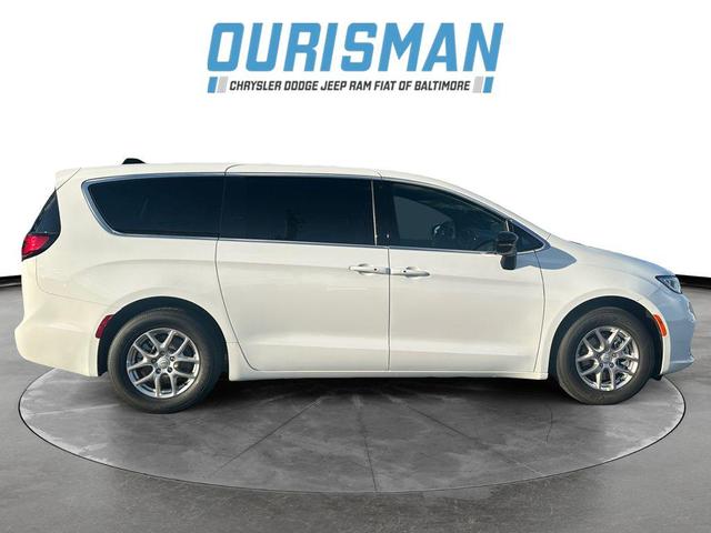 Photo of 2026 Pw7 Chrysler Pacifica