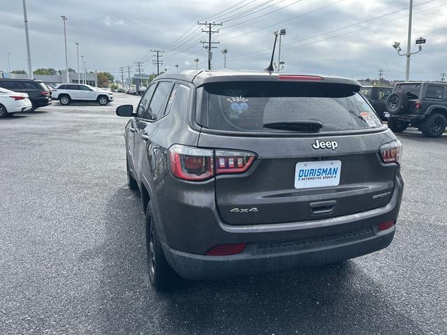 Photo of 2018 Granite Crystal Metallic Clearcoat Jeep Compass