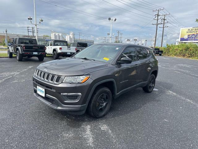 Photo of 2018 Granite Crystal Metallic Clearcoat Jeep Compass
