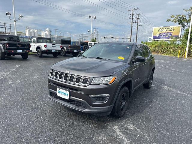 Photo of 2018 Granite Crystal Metallic Clearcoat Jeep Compass