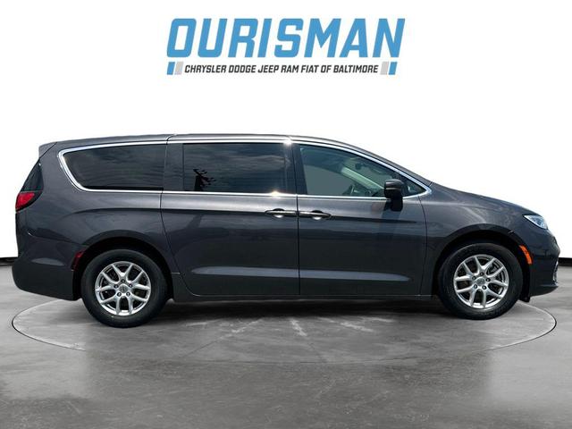 Photo of 2023 Granite Chrysler Pacifica