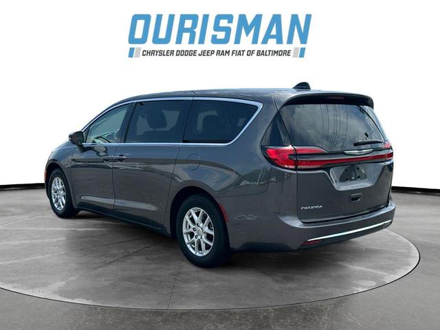 Photo of 2023 Granite Chrysler Pacifica