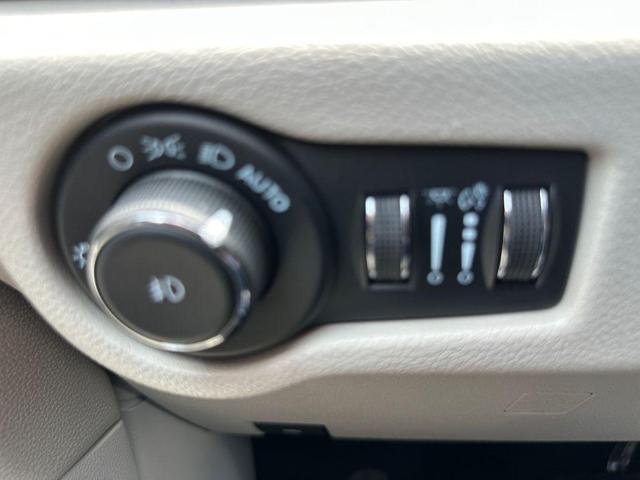 Photo of 2023 Granite Chrysler Pacifica