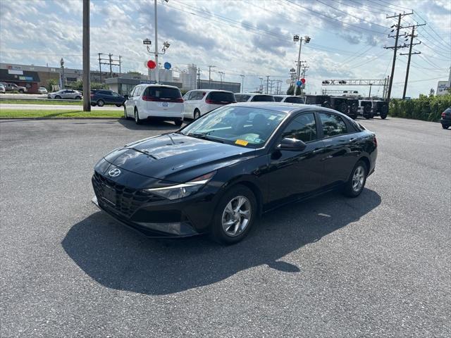 Photo of 2023 Phantom Black Hyundai ELANTRA