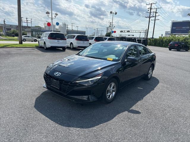 Photo of 2023 Phantom Black Hyundai ELANTRA