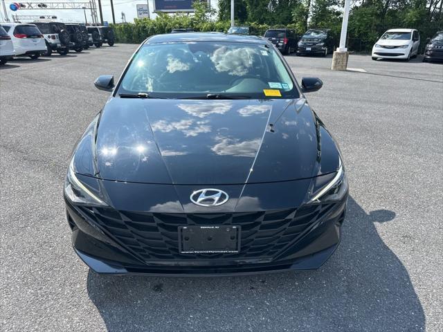 Photo of 2023 Phantom Black Hyundai ELANTRA