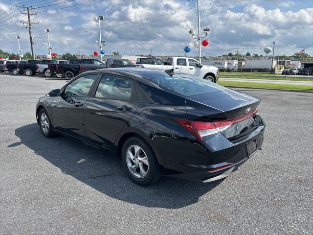 Photo of 2023 Phantom Black Hyundai ELANTRA