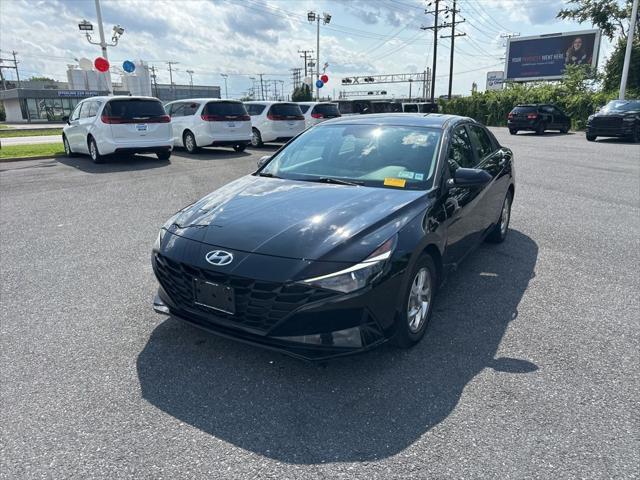 Photo of 2023 Phantom Black Hyundai ELANTRA