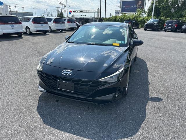Photo of 2023 Phantom Black Hyundai ELANTRA