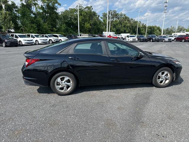 Photo of 2023 Phantom Black Hyundai ELANTRA