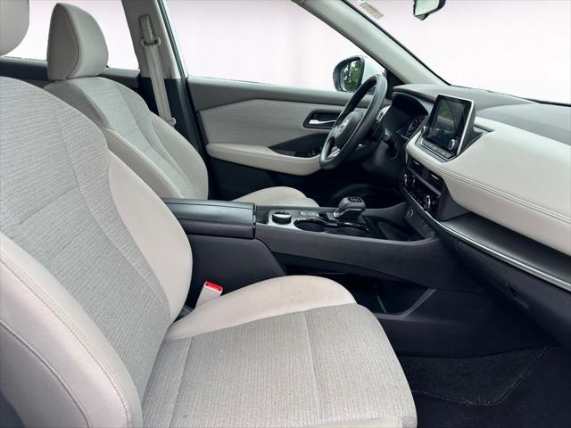 Photo of 2023 Pearl White Tricoat Nissan Rogue