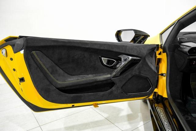 Photo of 2018 Giallo Horus Matt - AD PERSONAM Lamborghini Huracan