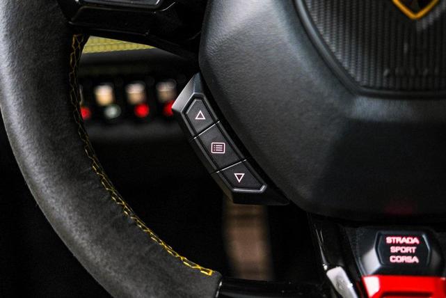 Photo of 2018 Giallo Horus Matt - AD PERSONAM Lamborghini Huracan