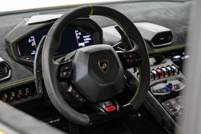 Photo of 2018 Giallo Horus Matt - AD PERSONAM Lamborghini Huracan