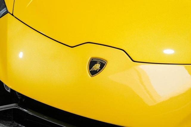 Photo of 2018 Giallo Horus Matt - AD PERSONAM Lamborghini Huracan