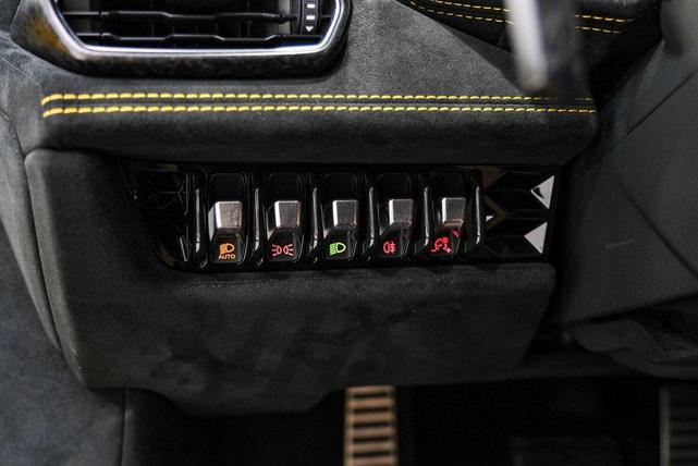 Photo of 2018 Giallo Horus Matt - AD PERSONAM Lamborghini Huracan