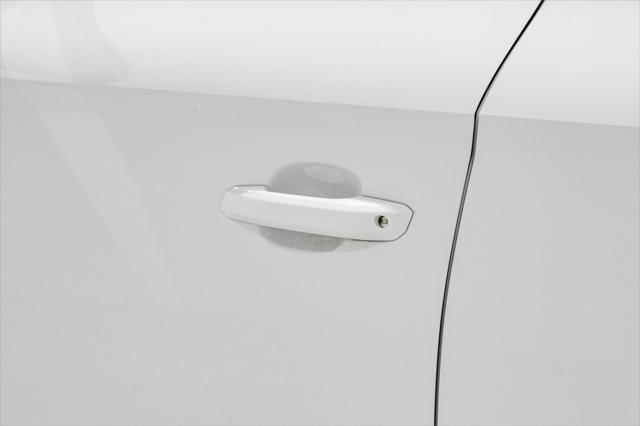 Photo of 2022 Glacier White Audi SQ5