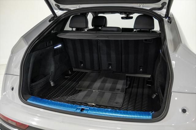 Photo of 2022 Glacier White Audi SQ5