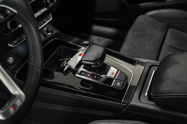 Photo of 2022 Glacier White Audi SQ5