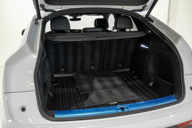 Photo of 2022 Glacier White Audi SQ5