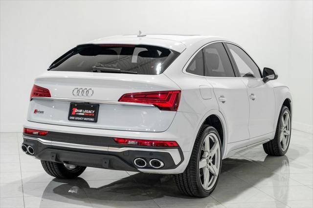 Photo of 2022 Glacier White Audi SQ5