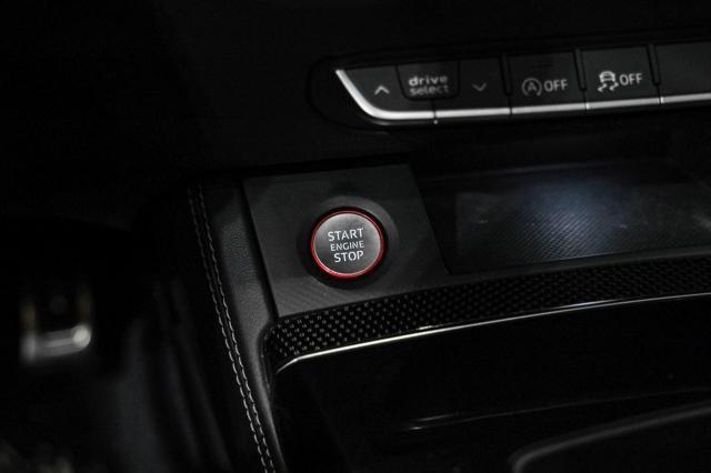 Photo of 2022 Glacier White Audi SQ5