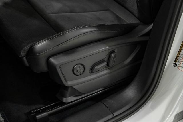 Photo of 2022 Glacier White Audi SQ5