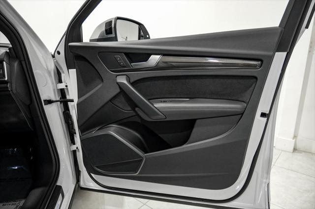 Photo of 2022 Glacier White Audi SQ5