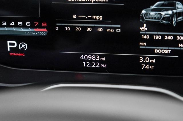 Photo of 2022 Glacier White Audi SQ5