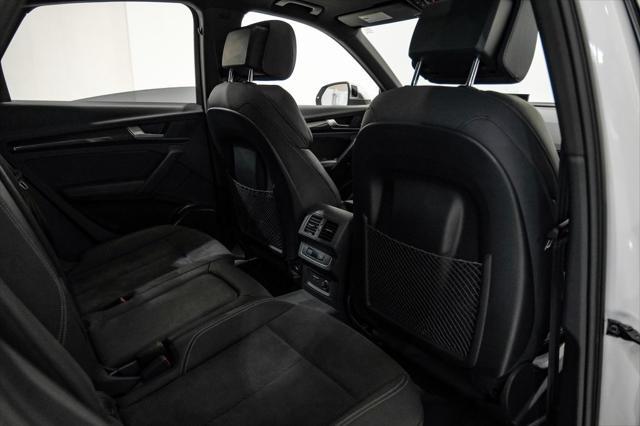 Photo of 2022 Glacier White Audi SQ5