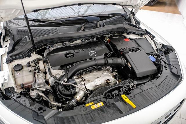 Photo of 2021 White Mercedes-Benz GLA 250