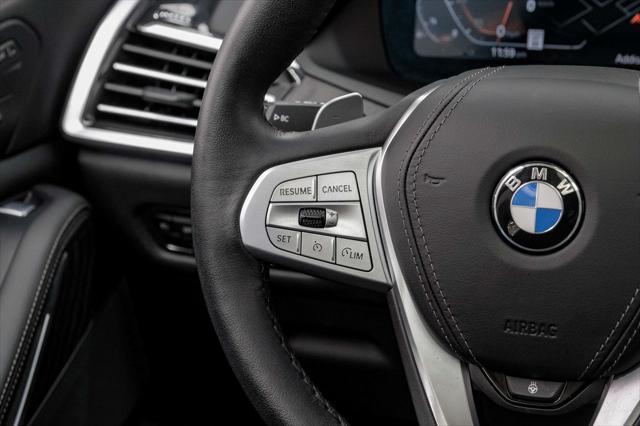 Photo of 2022 Mineral White Metallic BMW X7