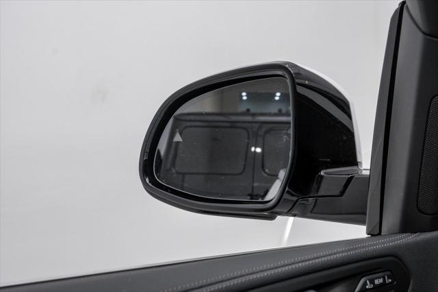Photo of 2022 Mineral White Metallic BMW X7