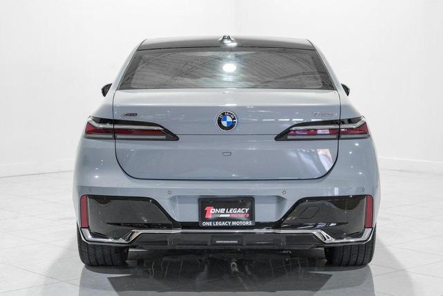 Photo of 2024 Gray BMW 740