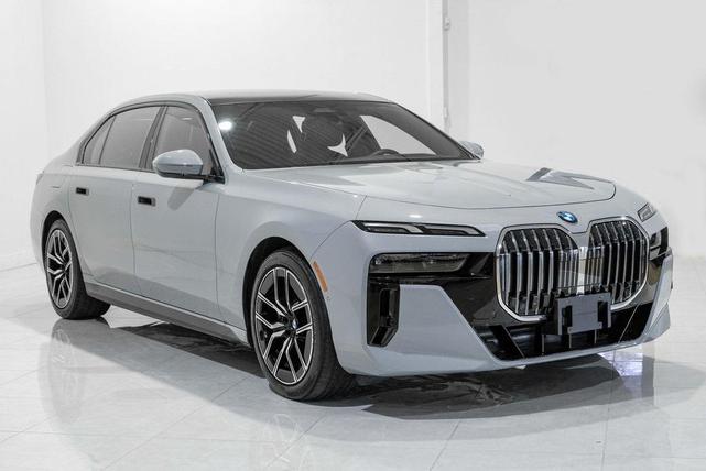 Photo of 2024 Gray BMW 740