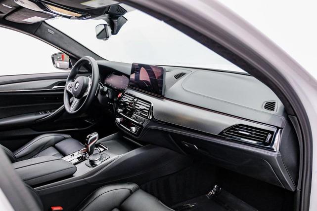 Photo of 2023 Alpine White BMW M5