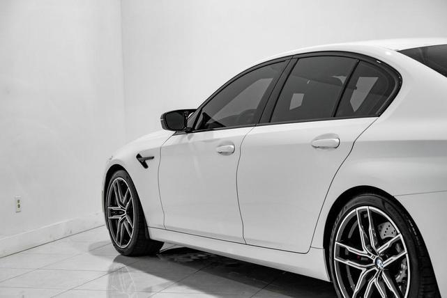Photo of 2023 Alpine White BMW M5