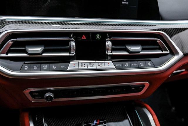 Photo of 2023 Mineral White Metallic BMW X6 M