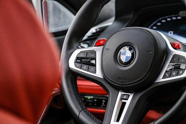 Photo of 2023 Mineral White Metallic BMW X6 M