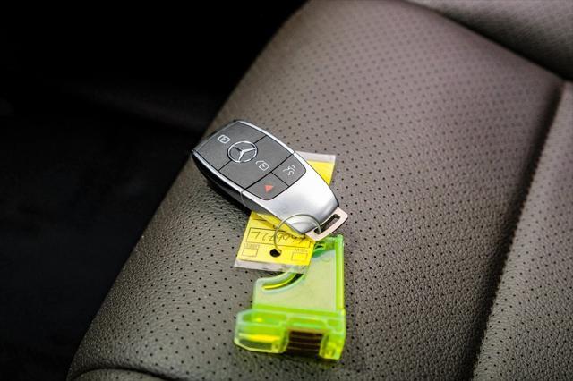 Photo of 2022 White Mercedes-Benz GLS 450
