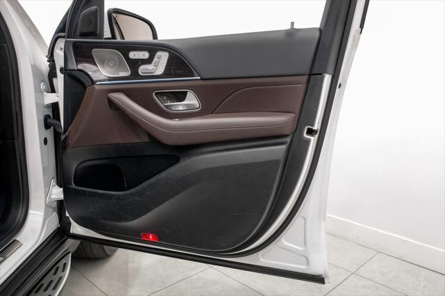 Photo of 2022 White Mercedes-Benz GLS 450