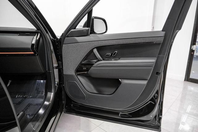 Photo of 2024 Santorini Black Metallic Land Rover Range Rover Sport
