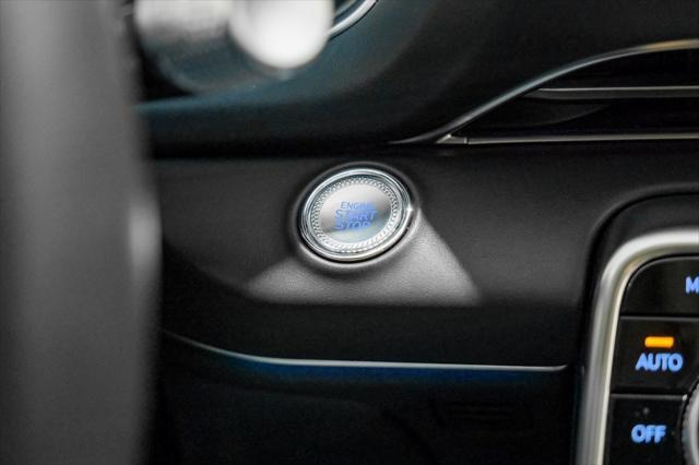 Photo of 2024 Vik Black Genesis GV80