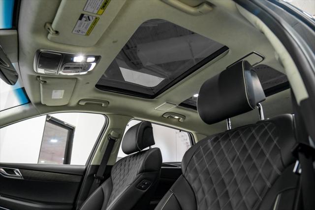 Photo of 2024 Vik Black Genesis GV80
