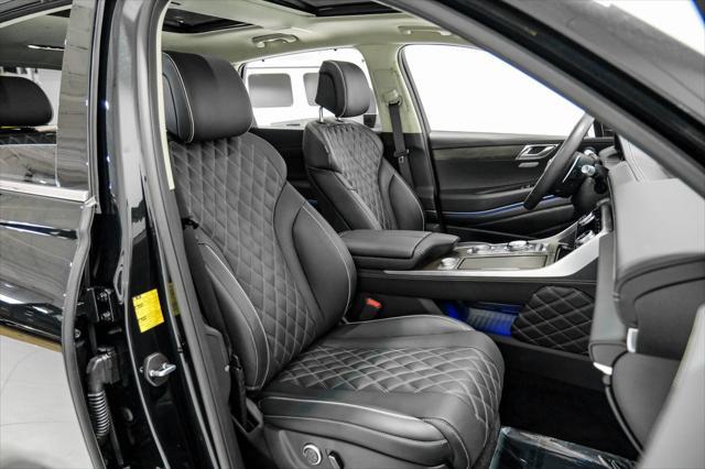 Photo of 2024 Vik Black Genesis GV80