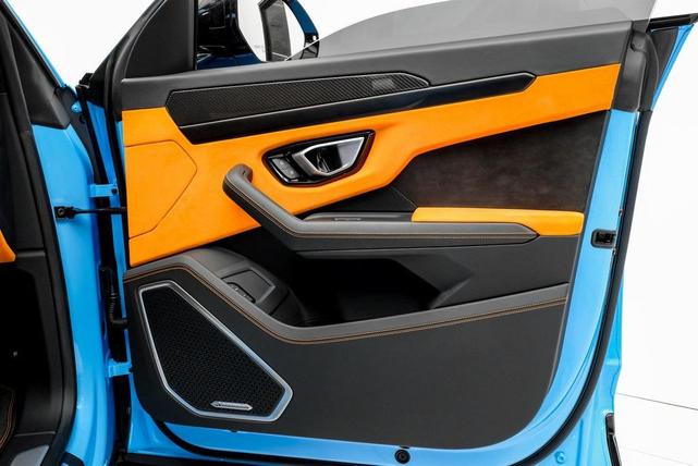Photo of 2022 Blu Cepheus Metallic Lamborghini Urus