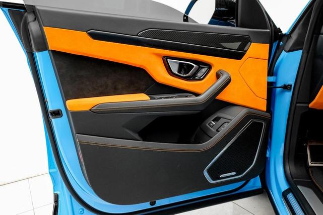 Photo of 2022 Blu Cepheus Metallic Lamborghini Urus