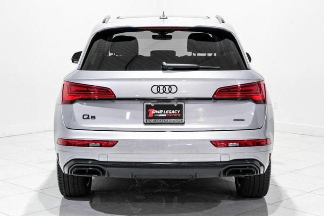 Photo of 2022 Silver Metallic Audi Q5 e