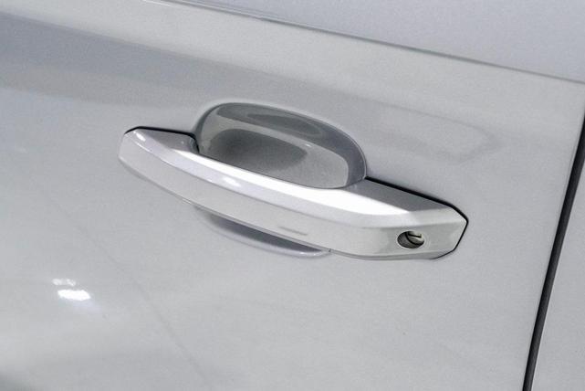 Photo of 2022 Silver Metallic Audi Q5 e